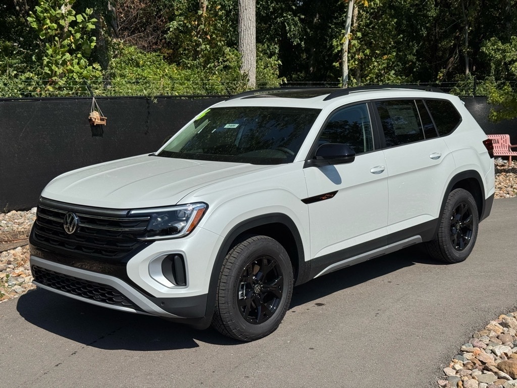 2026 Volkswagen Atlas Atlas Peak Edition's photo