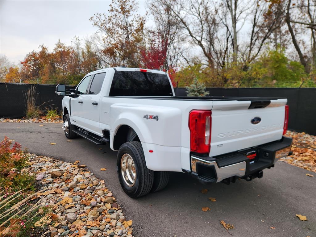 2024 Ford F-350 photo 3