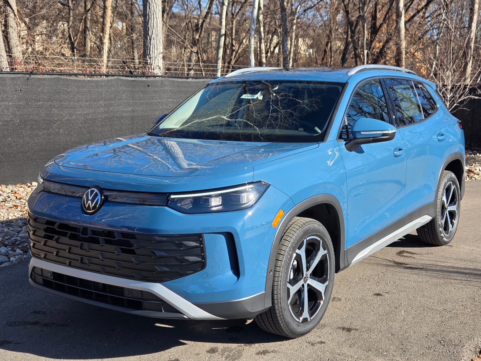2026 Volkswagen Tiguan 2.0T SE 4Motion's photo