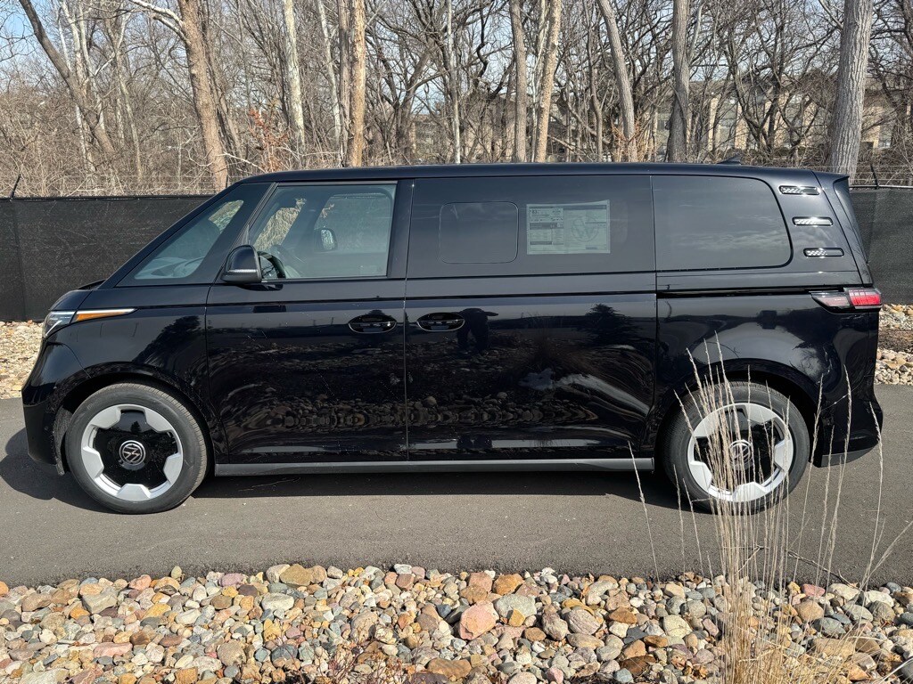 2025 Volkswagen ID. Buzz Pro S photo 2