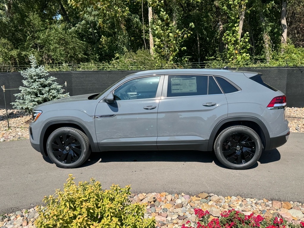 New 2026 Volkswagen Atlas Cross Sport 2.0T SE w/Technology SUV