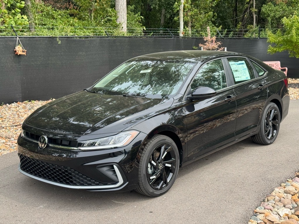 2025 Volkswagen Jetta SE's photo