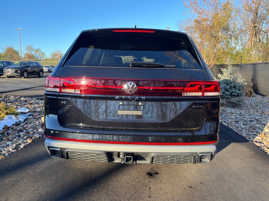 2025 Volkswagen Atlas Peak Edition photo 4
