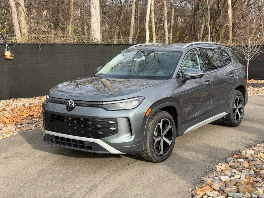 2026 Volkswagen Tiguan SE's photo