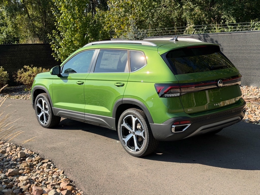 New 2025 Volkswagen Taos 1.5T SEL SUV