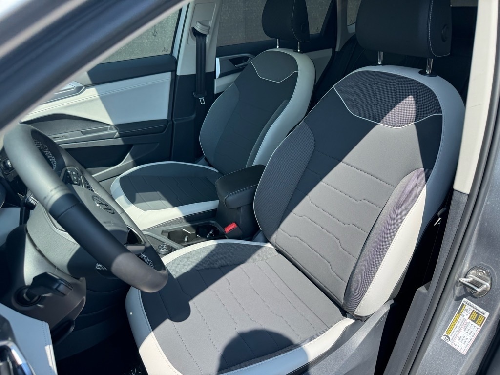 2025 Volkswagen Taos SE - Photo 20