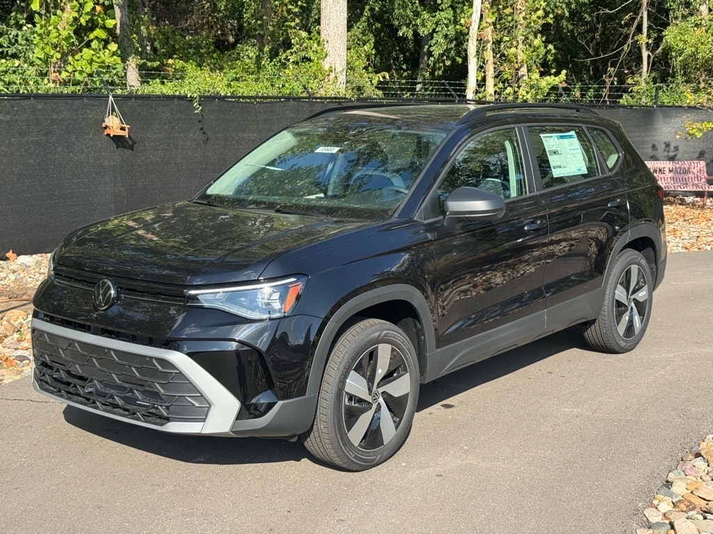 2025 Volkswagen Taos S's photo