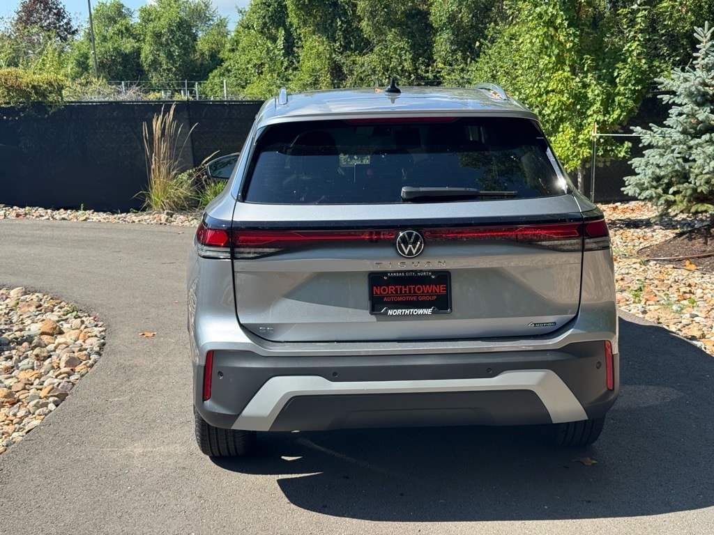 New 2025 Volkswagen Tiguan 2.0T SE SUV