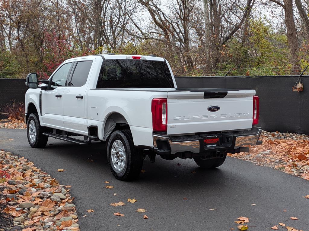 2024 Ford F-250 photo 3