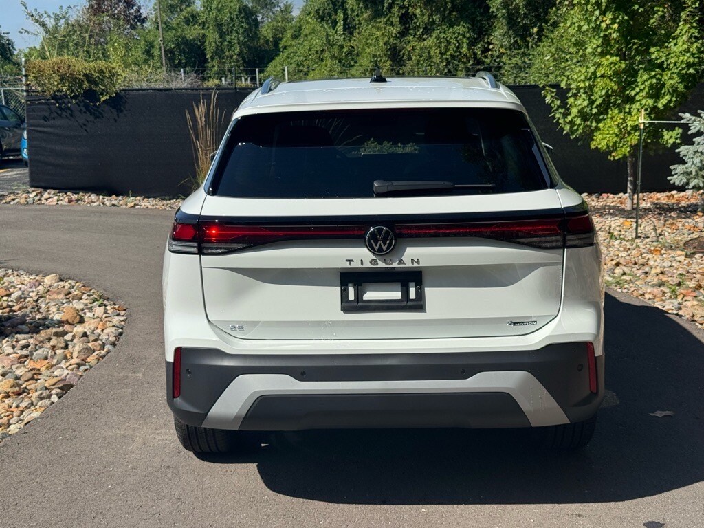 2025 Volkswagen Tiguan SE photo 4