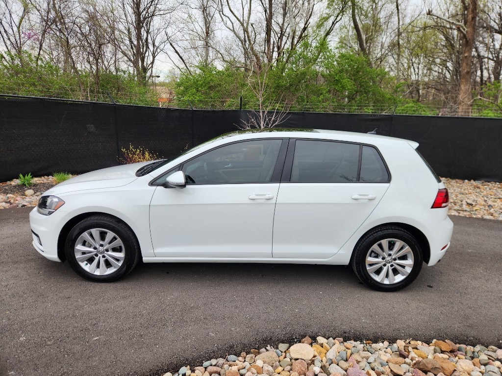 Used 2018 Volkswagen Golf SE with VIN 3VWG17AU1JM266189 for sale in Kansas City
