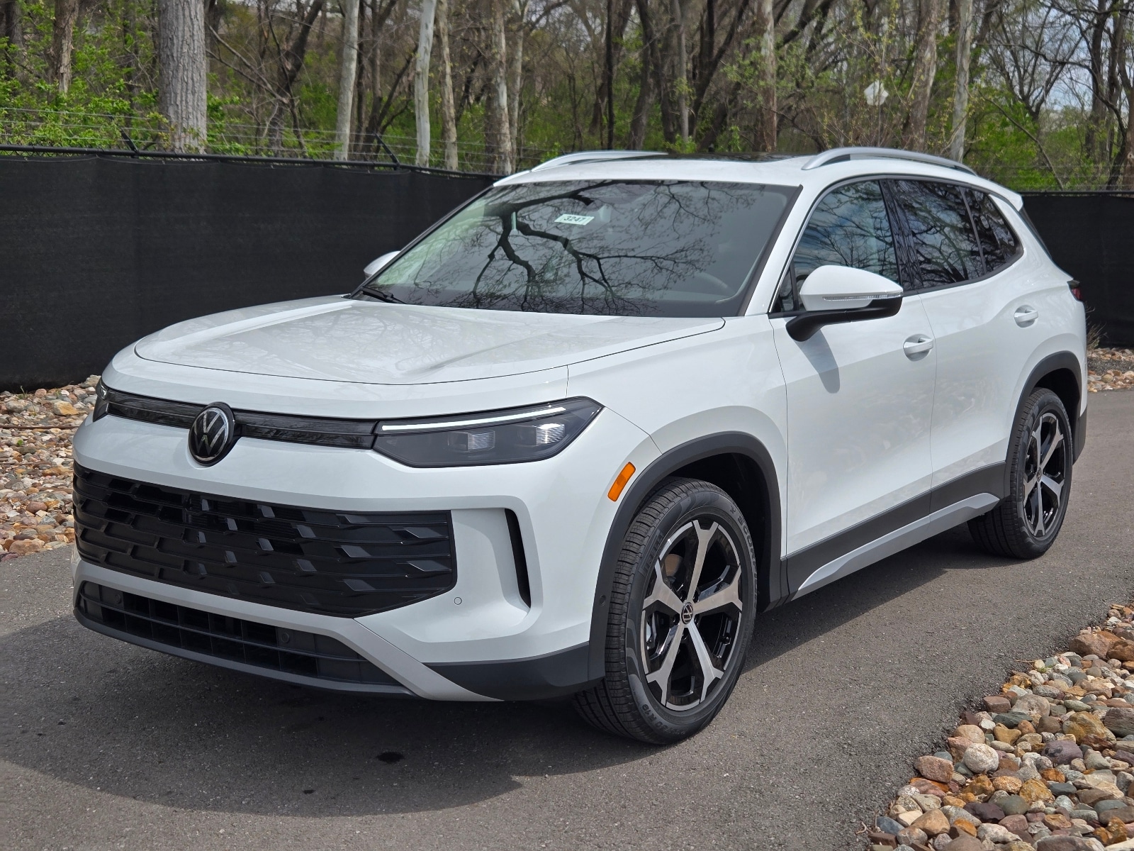 2026 Volkswagen Tiguan 2.0T SE's photo