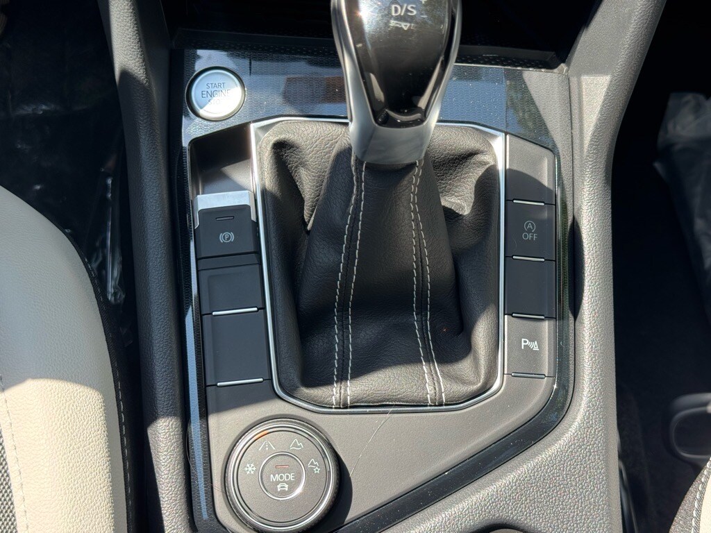 2025 Volkswagen Taos SE - Photo 31
