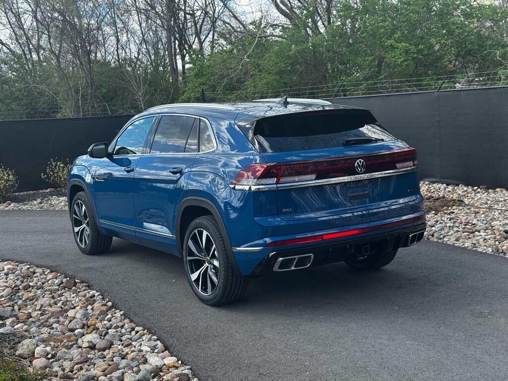2025 Volkswagen Atlas Cross Sport SEL Premium R-Line photo 3