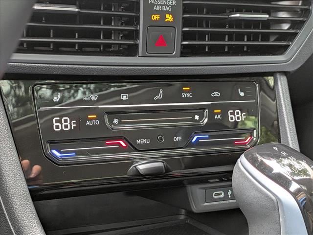 2025 Volkswagen Jetta SE - Photo 34