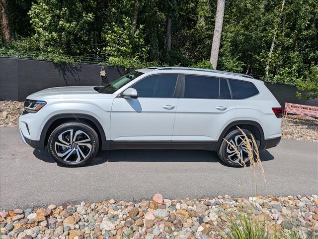Used 2023 Volkswagen Atlas SEL with VIN 1V2BP2CAXPC544937 for sale in Kansas City