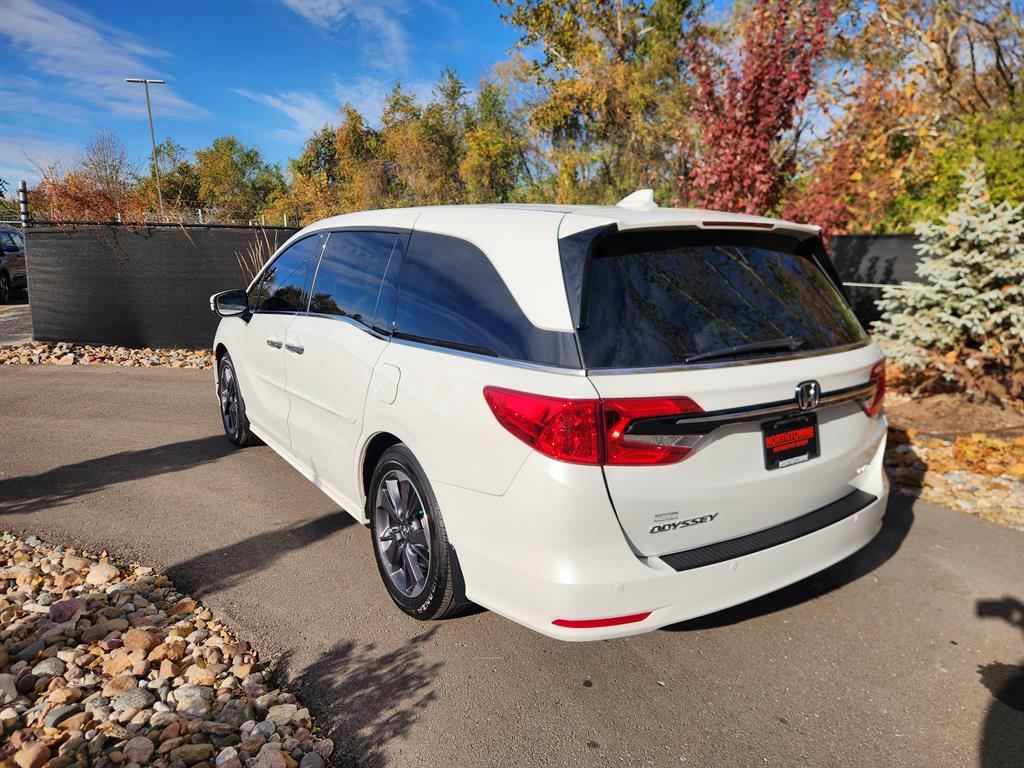 2023 Honda Odyssey Elite photo 3