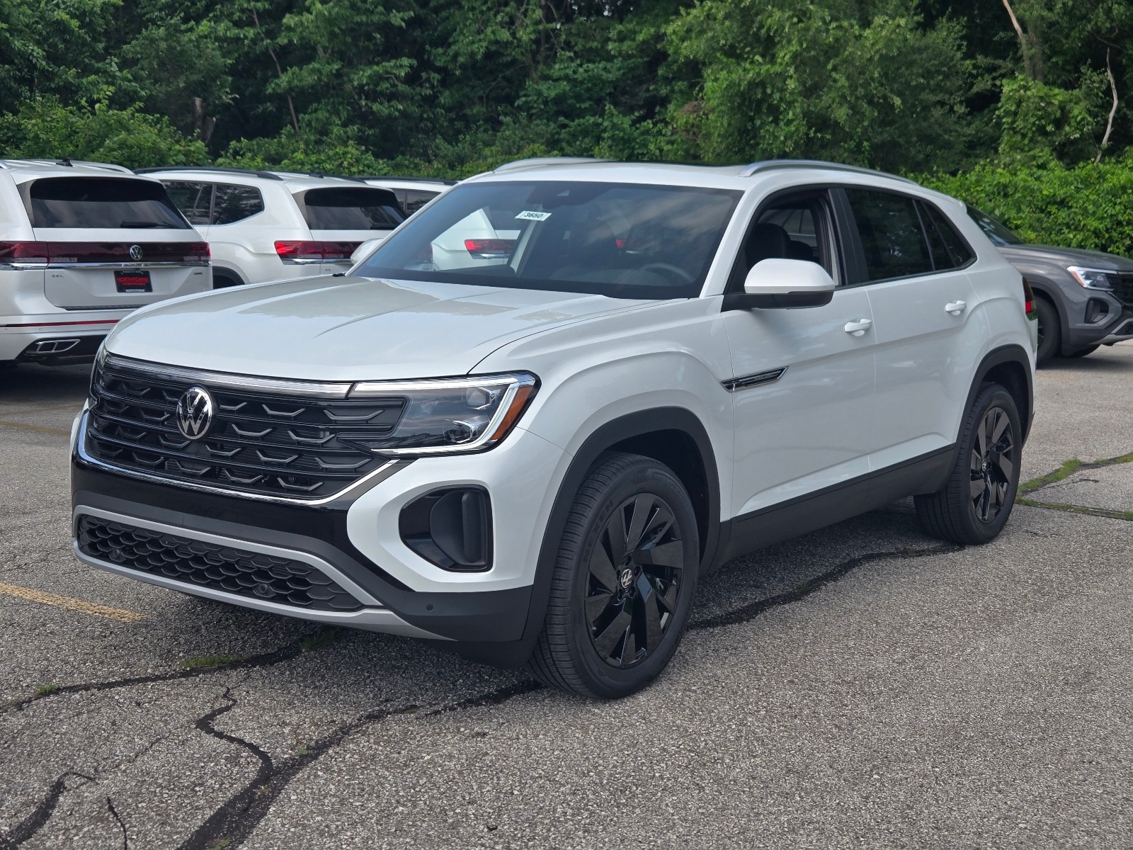 2026 Volkswagen Atlas Cross Sport 2.0T SE w/Tech 4MOTION's photo