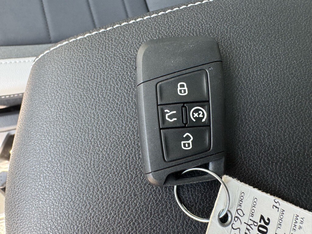 2025 Volkswagen Taos SE - Photo 35