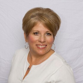 Staff member Jill Martin from ID_4f31f5618238