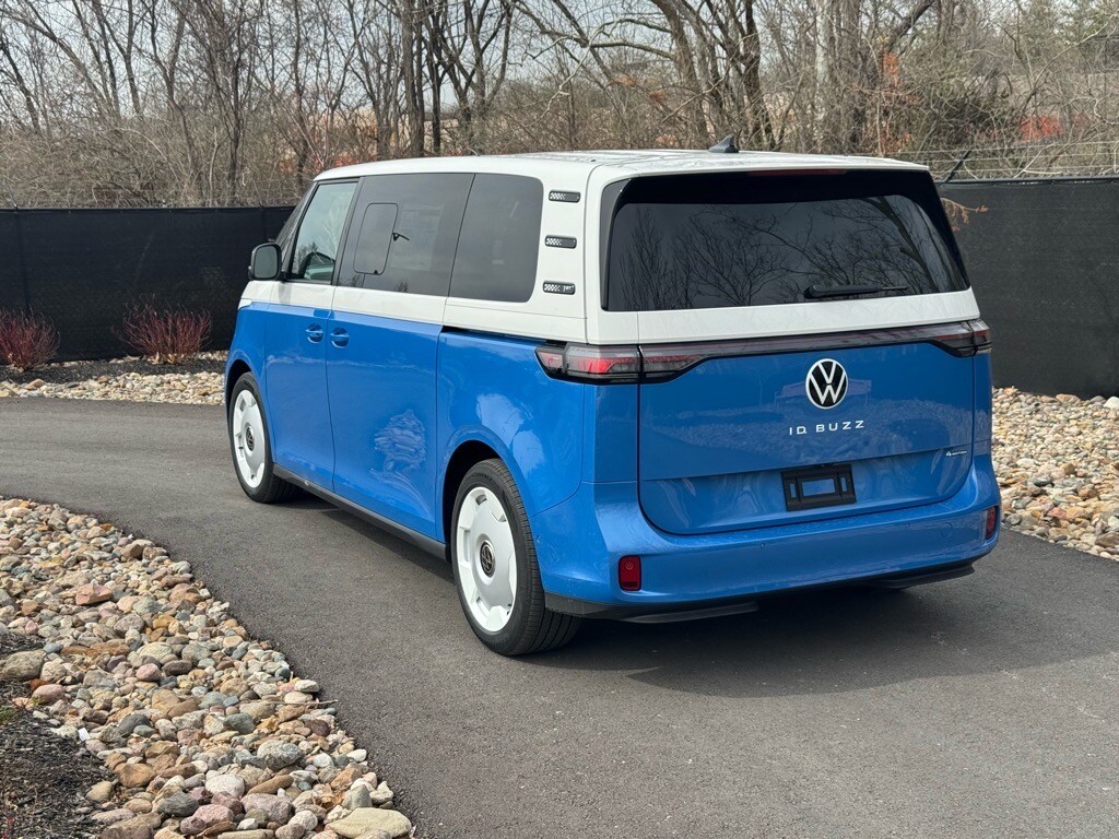 2025 Volkswagen ID. Buzz photo 3