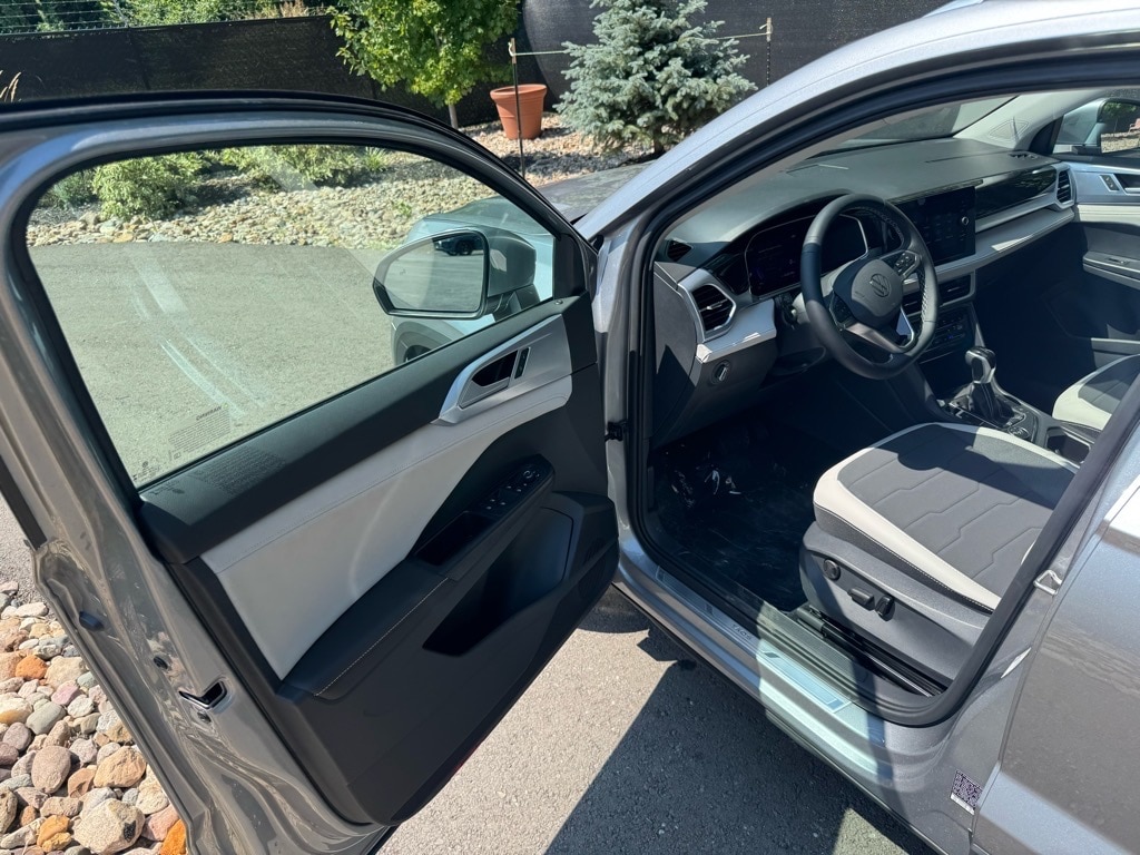 2025 Volkswagen Taos SE - Photo 19