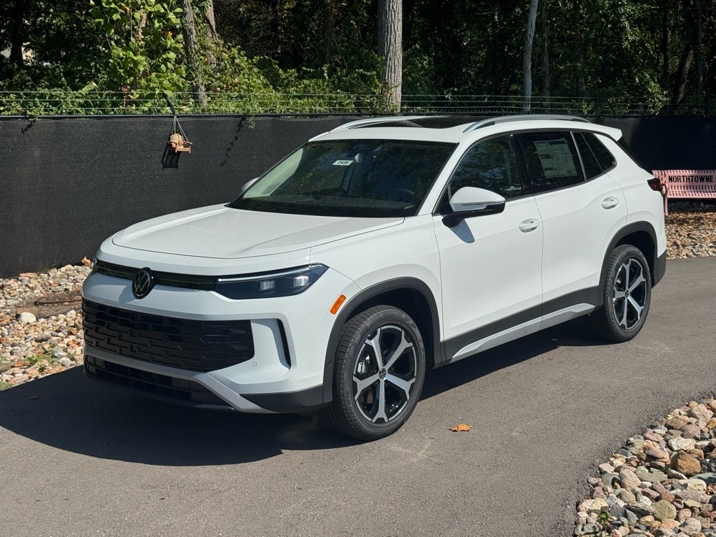 New 2025 Volkswagen Tiguan 2.0T SE SUV