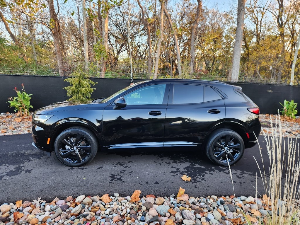 Used 2022 Buick Envision Essence with VIN LRBFZPR49ND158723 for sale in Kansas City