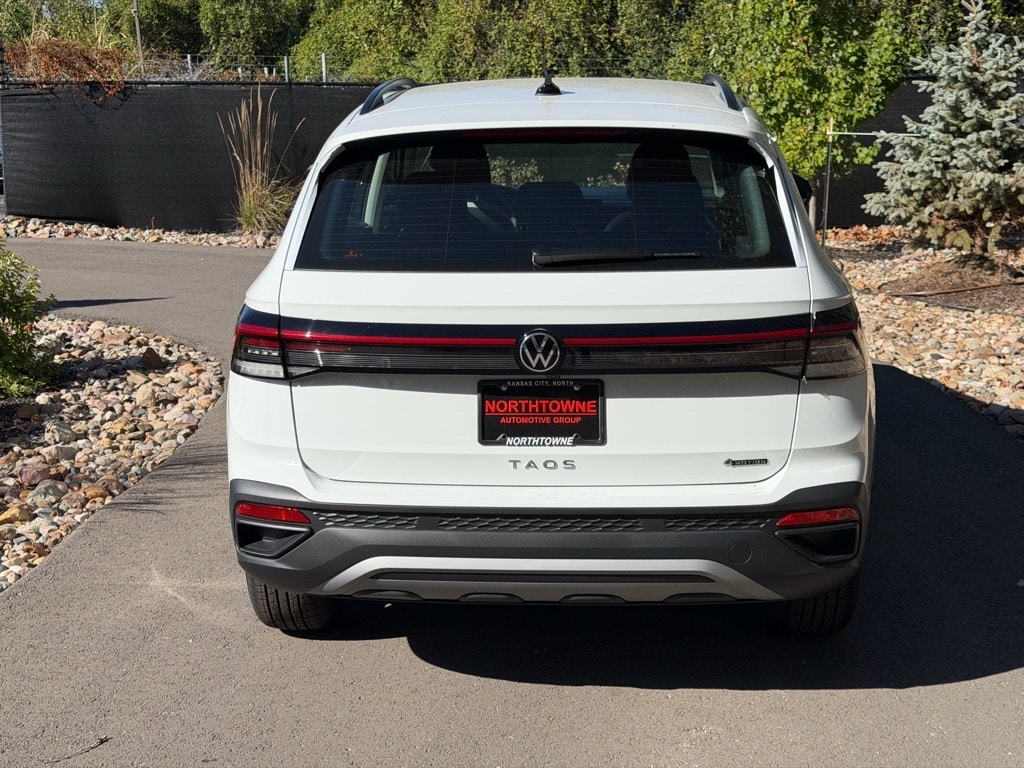 New 2025 Volkswagen Taos 1.5T S SUV