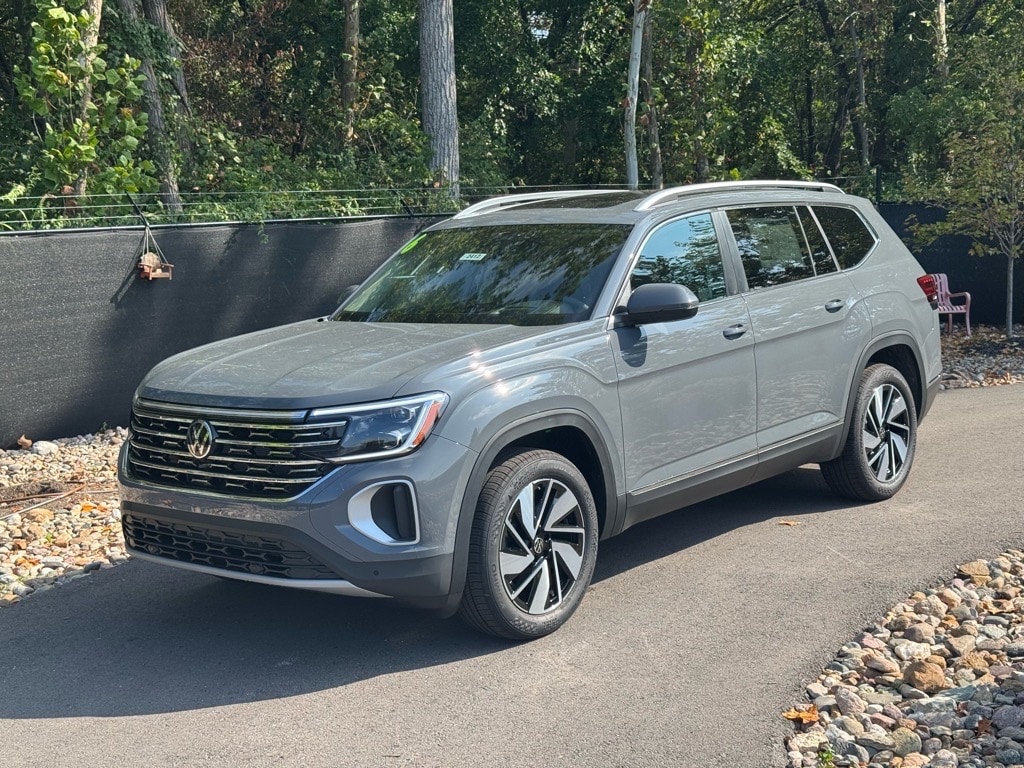 2026 Volkswagen Atlas SEL's photo