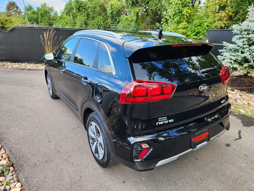 2020 Kia Niro LX photo 3