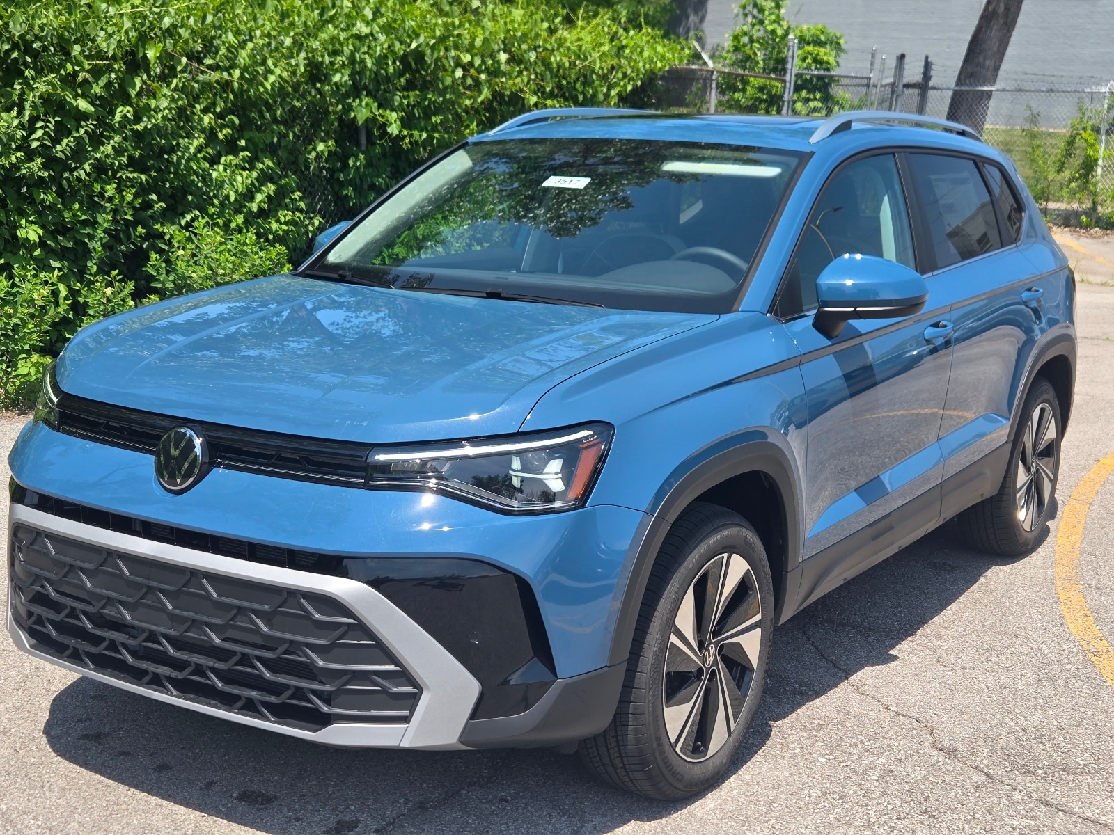 2026 Volkswagen Taos 1.5T SE 4Motion's photo