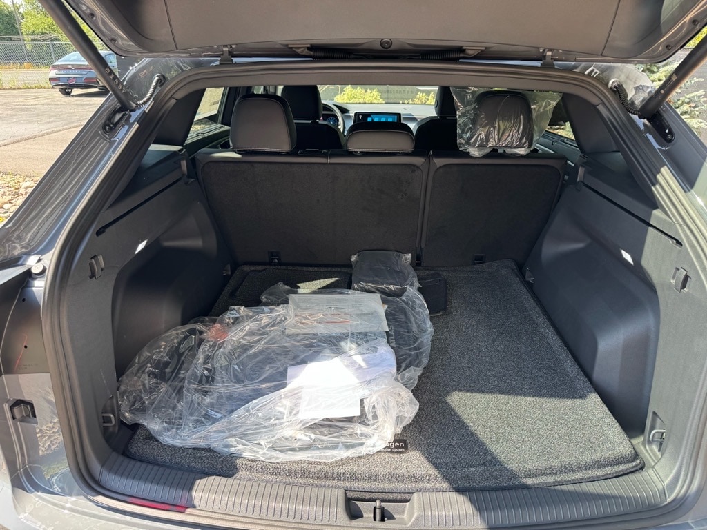 2026 Volkswagen Atlas Cross Sport SE w/Tech - Photo 17