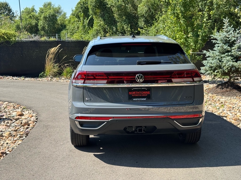 2026 Volkswagen Atlas Cross Sport SE w/Tech - Photo 4