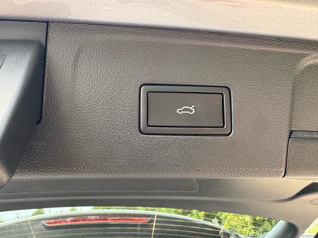 2026 Volkswagen Atlas SE w/Tech - Photo 18