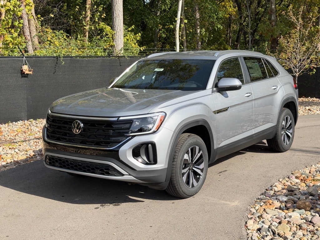 2026 Volkswagen Atlas Cross Sport SE's photo