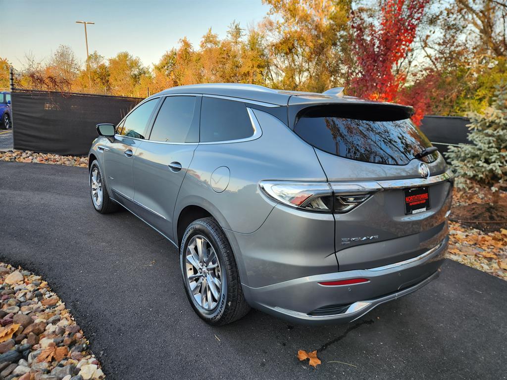 2024 Buick Enclave Avenir photo 3