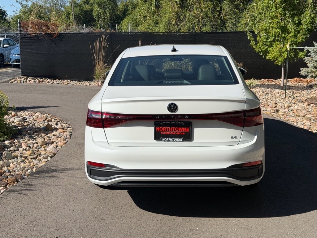 New 2025 Volkswagen Jetta 1.5T SE Sedan