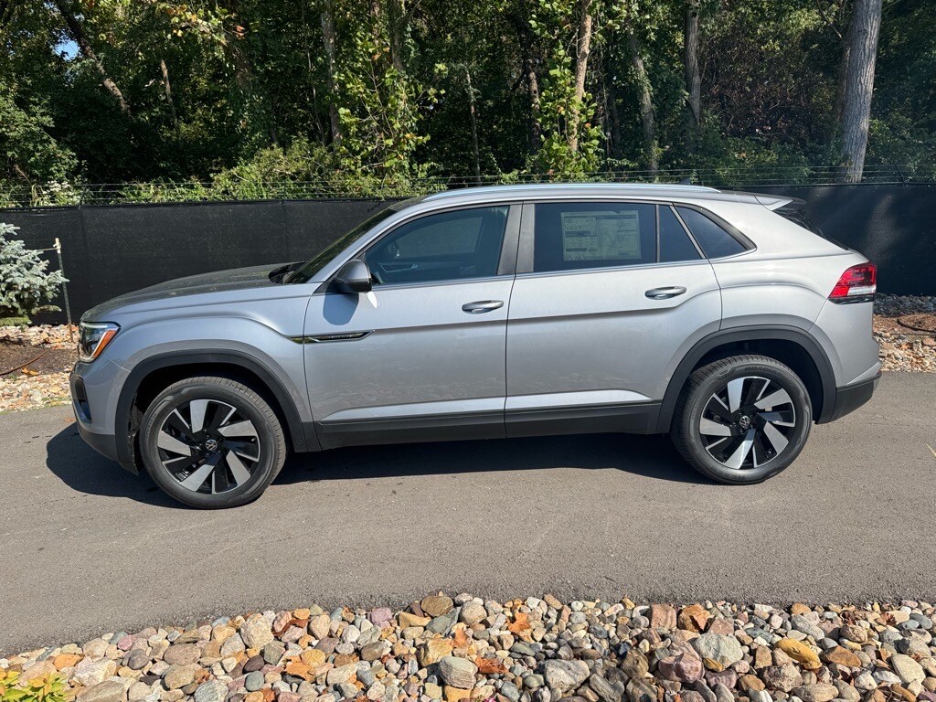 2026 Volkswagen Atlas Cross Sport SE Technology photo 2