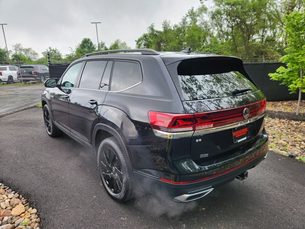 2024 Volkswagen Atlas SE Technology photo 3