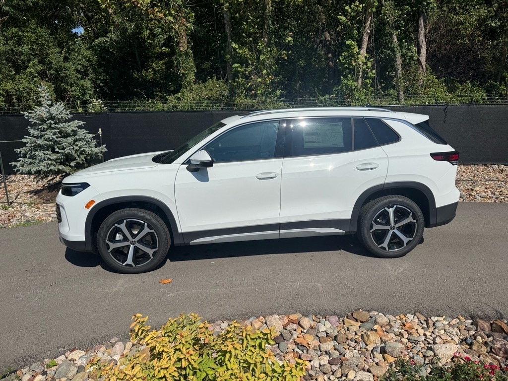New 2025 Volkswagen Tiguan 2.0T SE SUV