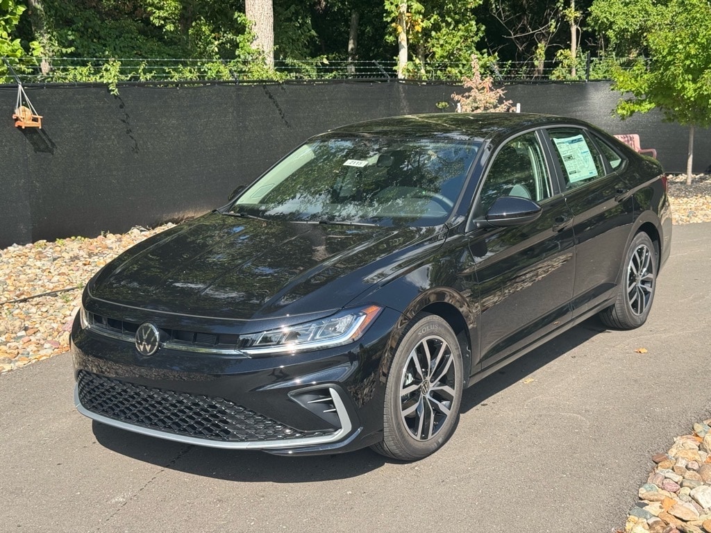 2025 Volkswagen Jetta SE's photo