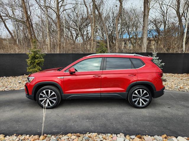 Used 2022 Volkswagen Taos SE with VIN 3VVYX7B28NM063908 for sale in Kansas City