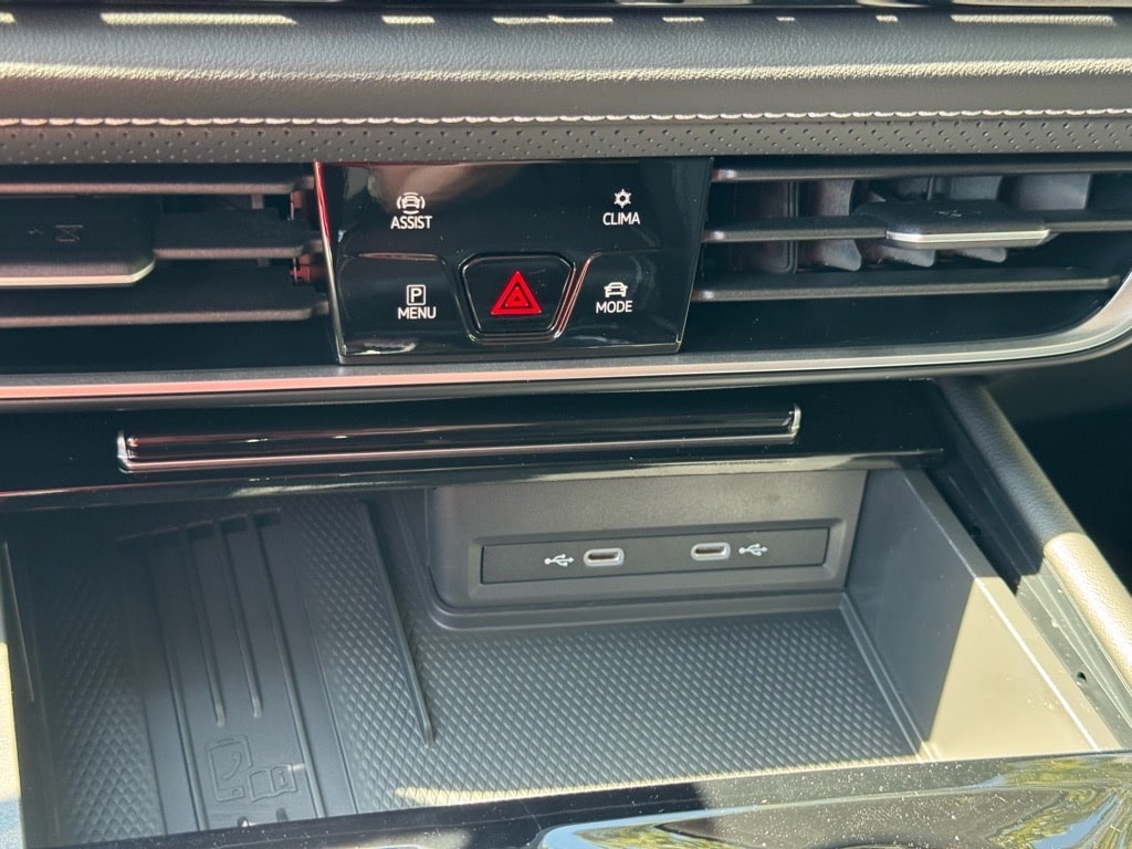 2026 Volkswagen Atlas SE w/Tech - Photo 34