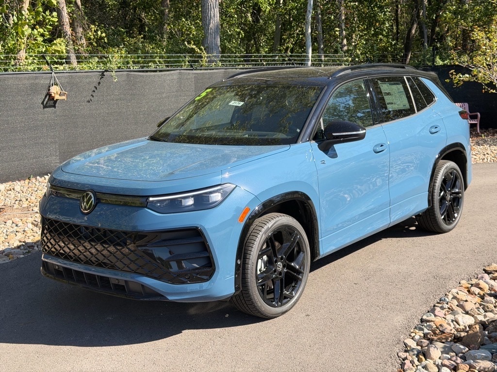 New 2025 Volkswagen Tiguan 2.0T SE R-Line Black SUV