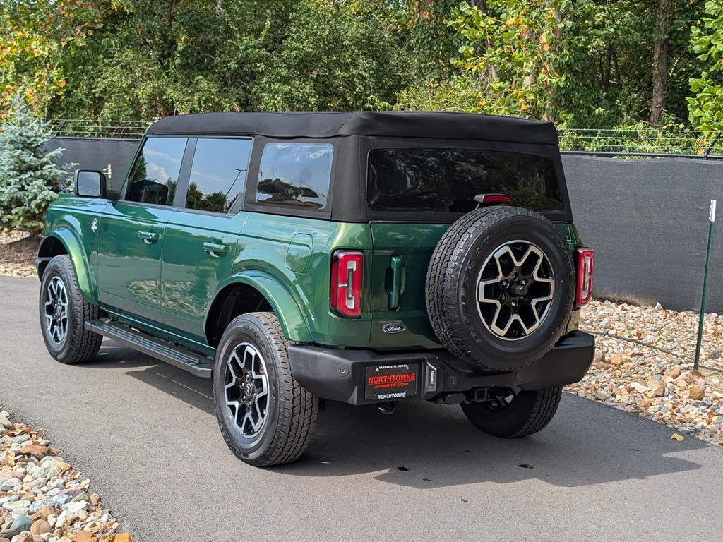2023 Ford Bronco Outer Banks photo 3