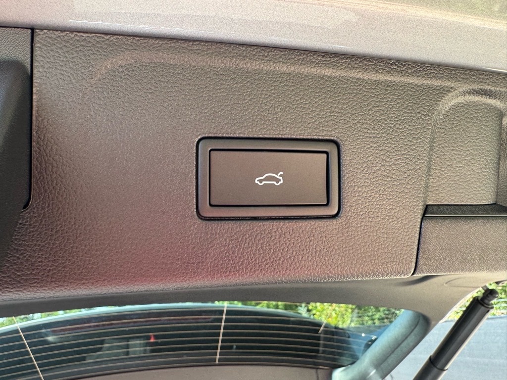 2026 Volkswagen Atlas SE w/Tech - Photo 18