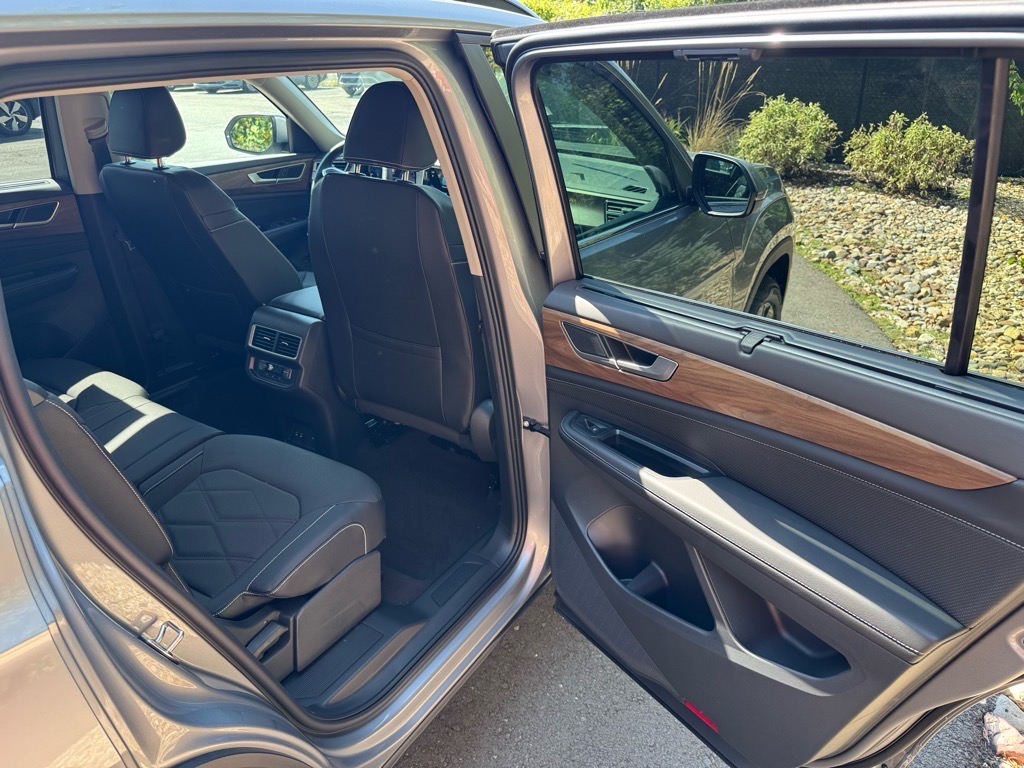 2026 Volkswagen Atlas SE w/Tech - Photo 13