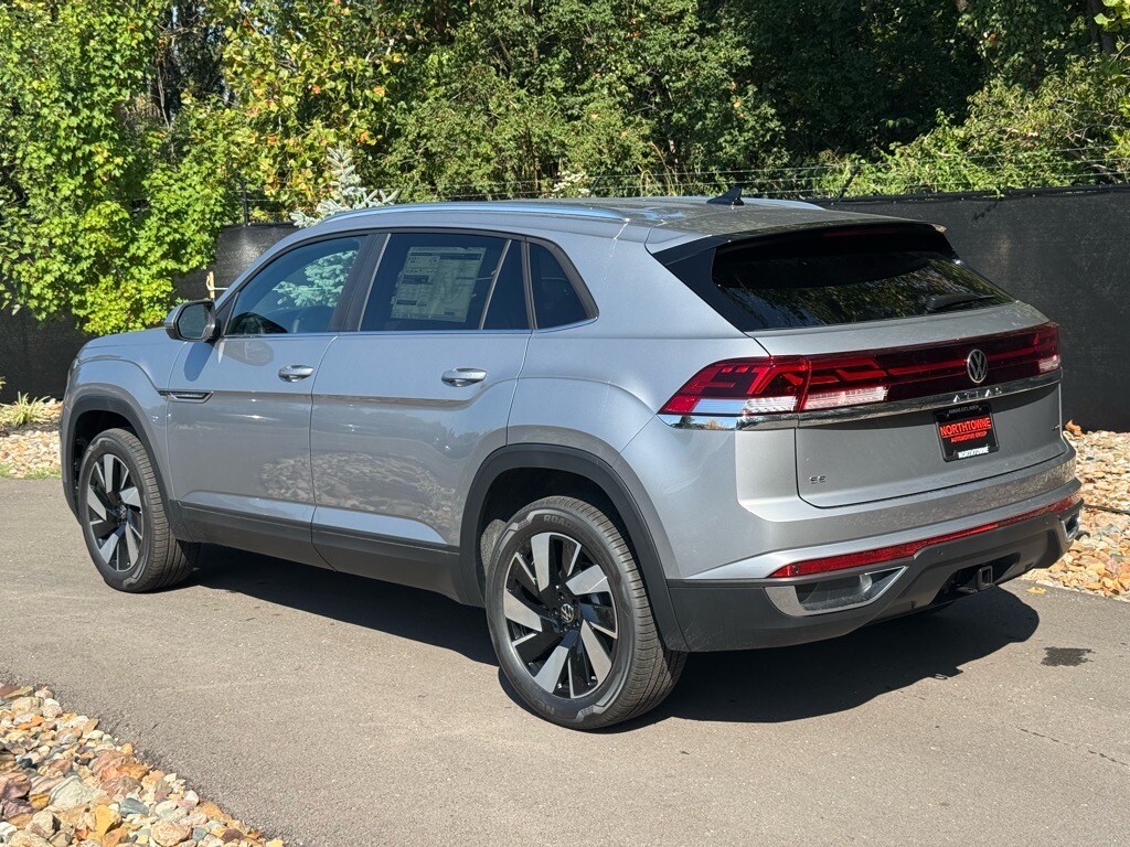 2026 Volkswagen Atlas Cross Sport SE Technology photo 3