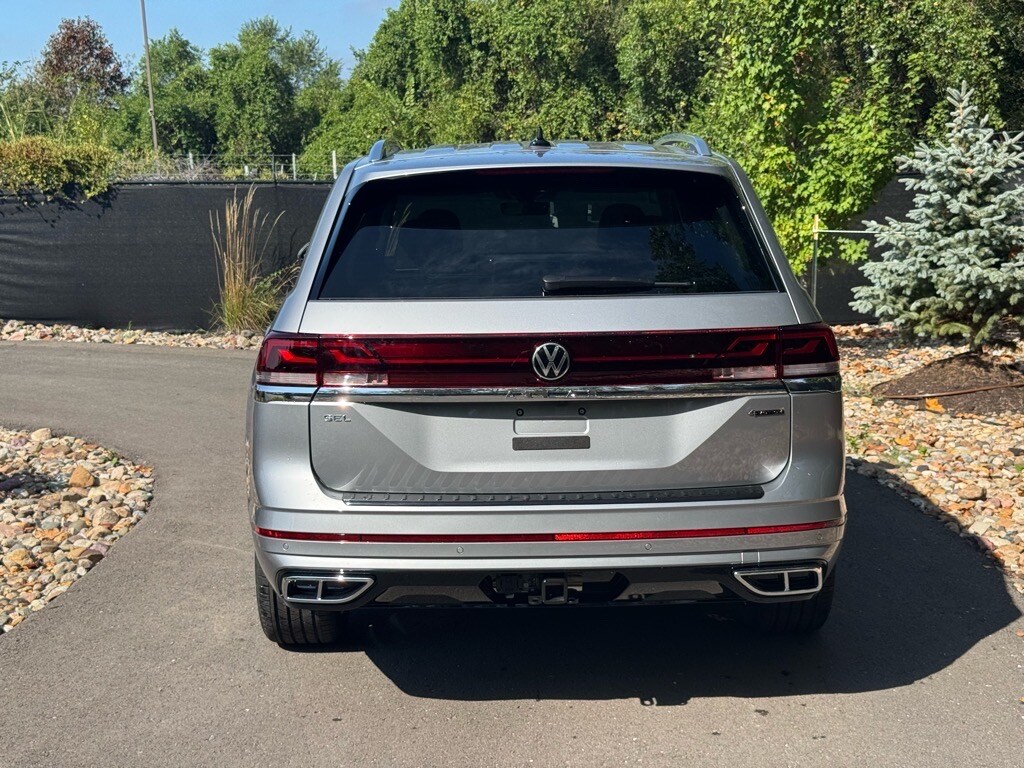 2026 Volkswagen Atlas SEL Premium R-Line photo 3